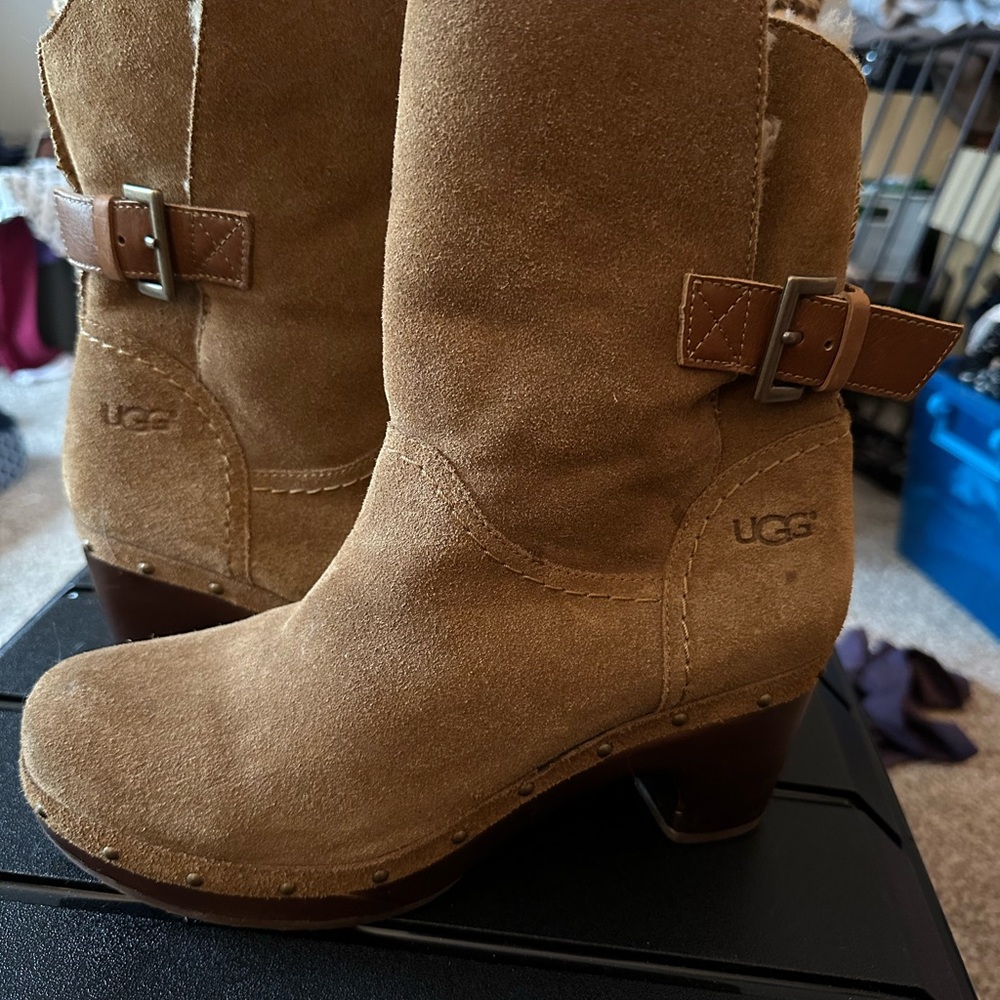UGG Australia Women’s Boots Brown Suede Heels Size 8